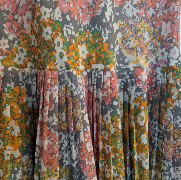 New Gipsy Flowy Dress With Accordion Pleats Size 6 - Picture 5 of 8